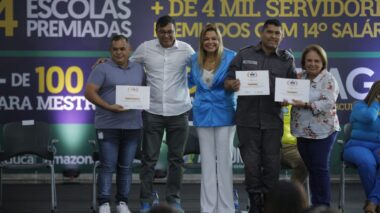 Wilson Lima anuncia pagamento do 14º salário na segunda (28/11) a educadores de escolas que superaram metas no Ideb