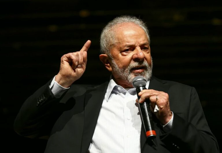 Você está visualizando atualmente Lula diz que cobrará apoio de evangélicos a vacinas ou responsabilizará igrejas por mortes