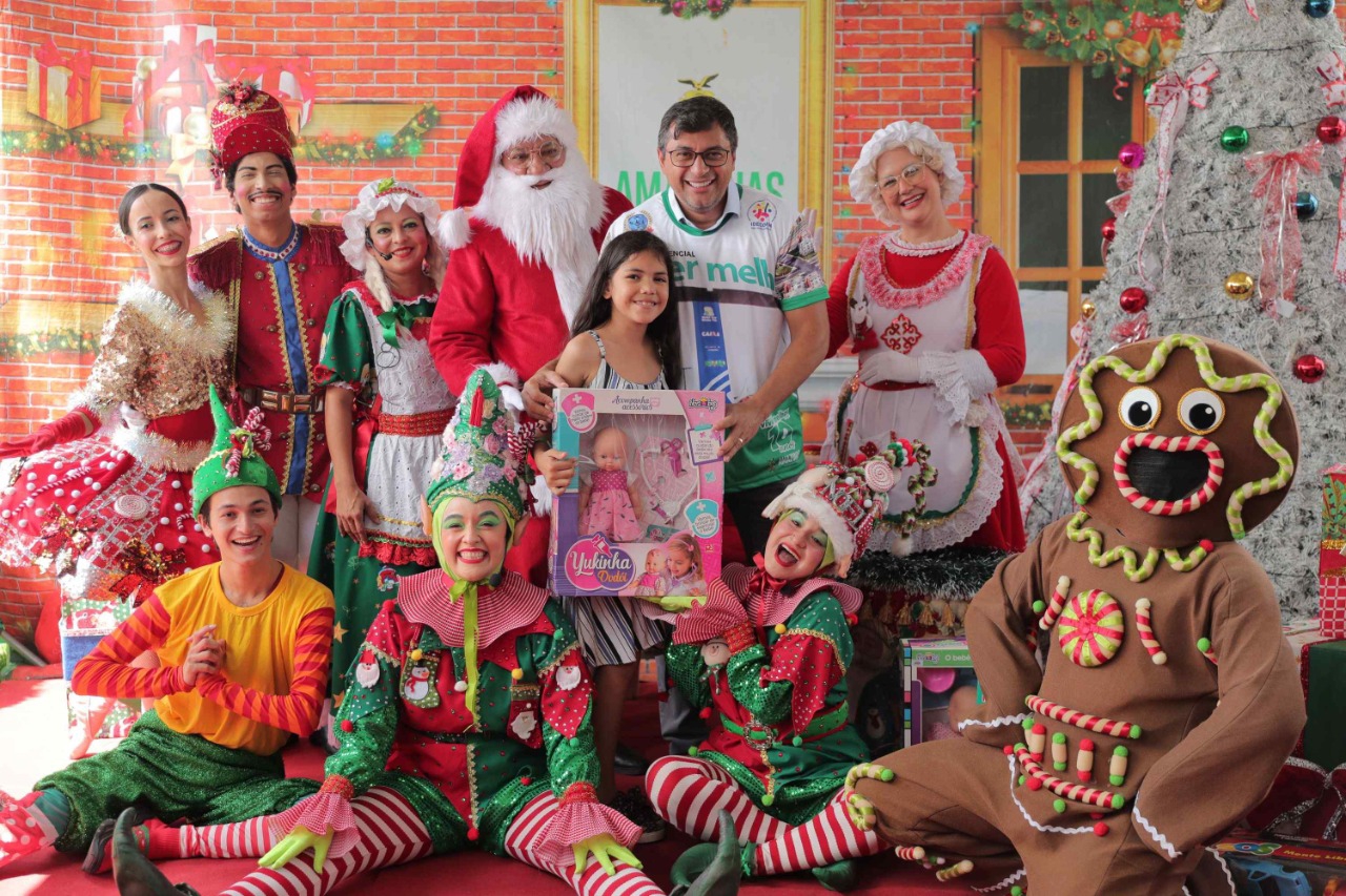 No momento, você está visualizando Wilson Lima encerra ‘Natal Itinerante’ no Viver Melhor e diz que trabalho de ajudar quem precisa é certeza de caminho certo
