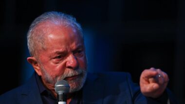 Lula manda recado: “Vai acabar as privatizações neste país”