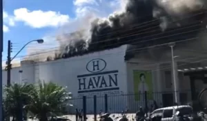 Leia mais sobre o artigo Loja da Havan sofre incêndio em Vitória da Conquista, na Bahia