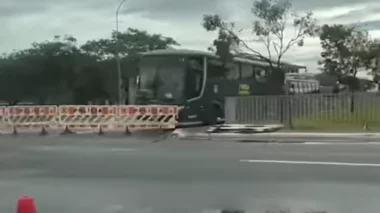 Ônibus da Força Nacional estacionam na Esplanada