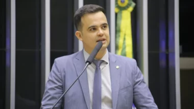 Cabo Junio Amaral tem redes sociais suspensas por Moraes