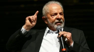 Equipe de Lula cogita acabar com as escolas cívico-militares