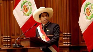 Presidente do Peru fecha Congresso, anuncia “governo de exceção” e convoca novas eleições