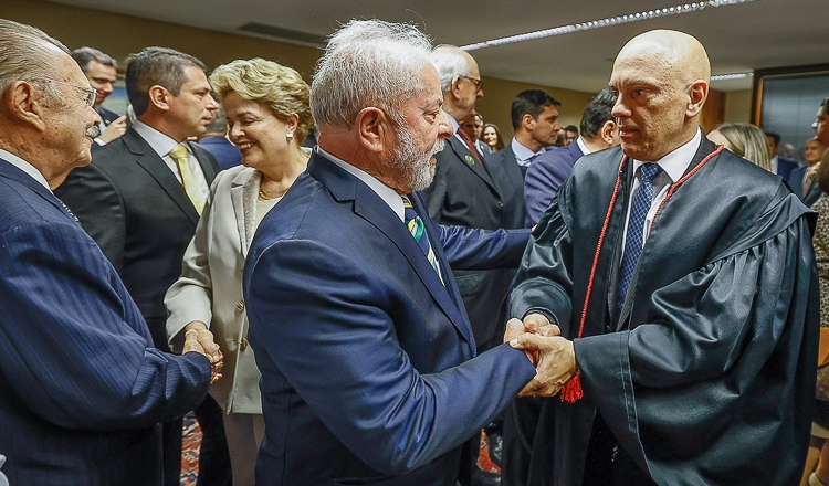 Você está visualizando atualmente Receba: Câmara aprova aumento de salário de ministros do STF, presidente e parlamentares para R$ 46,3 mil