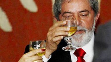 Cirurgia obriga Lula a parar de consumir bebidas alcoólicas