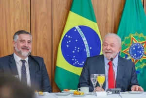 Leia mais sobre o artigo Gestão Lula quer criar “gabinete do amor” com influenciadores