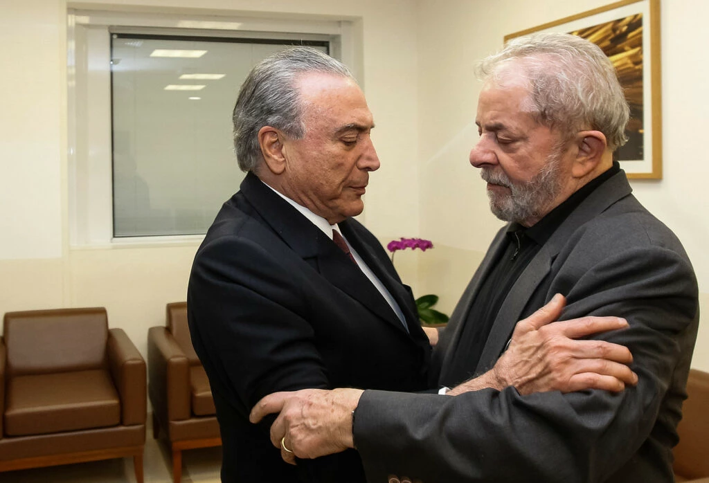 Você está visualizando atualmente Temer refuta Lula após ataques do petista: “Golpe de sorte”