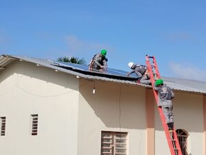 Leia mais sobre o artigo Com apoio de Peixoto, mais de 700 famílias da zona rural terão acesso à energia solar