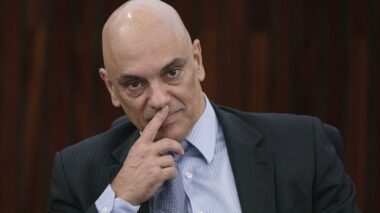 Parlamentares cobram Moraes por fala de Lula sobre “golpe”