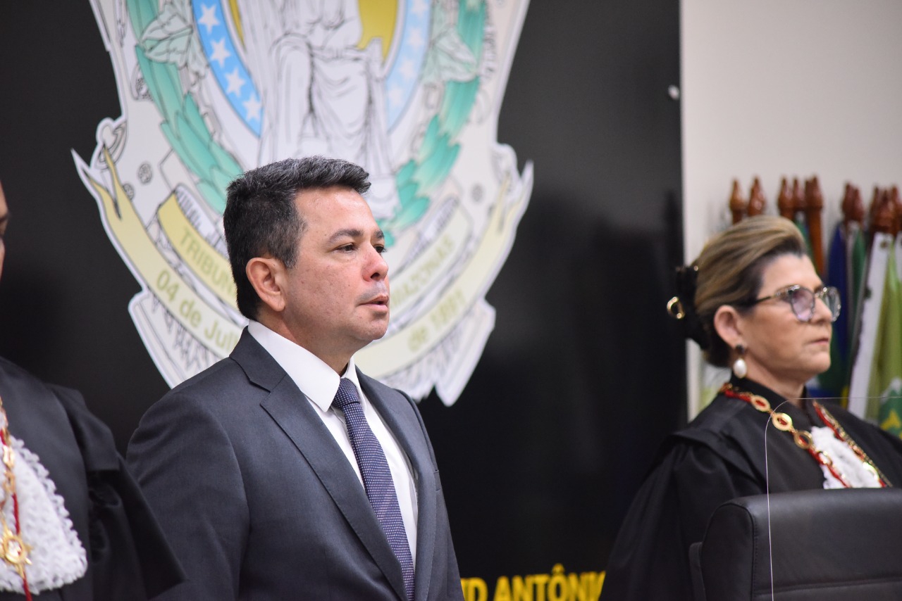 Você está visualizando atualmente Representando o governador Wilson Lima, vice-governador Tadeu de Souza participa da abertura das atividades do TJAM