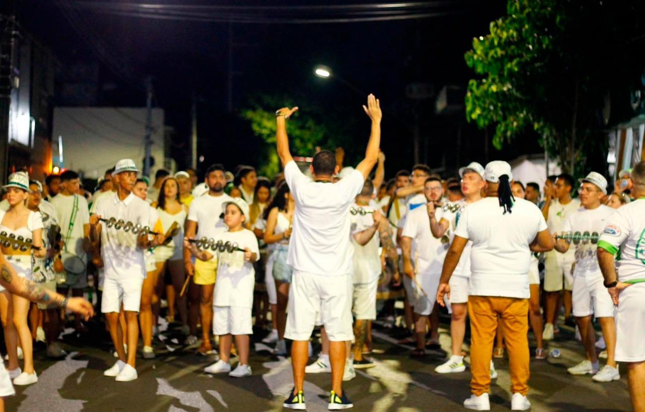 No momento, você está visualizando Carnaval 2023: Confira a agenda de ensaios das escolas de samba do Grupo Especial nas comunidades