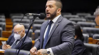 Posse de Lula: Deputado requer listas de convidados e de gastos