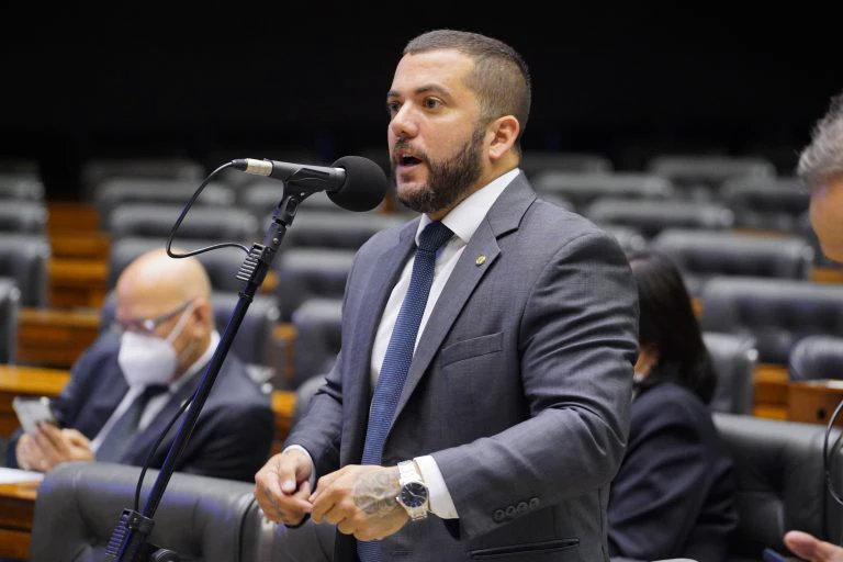 No momento, você está visualizando Posse de Lula: Deputado requer listas de convidados e de gastos