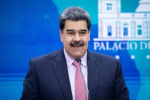 Leia mais sobre o artigo Oposição quer que EUA prendam Maduro na Argentina; entenda