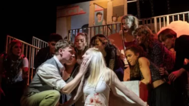 Espetáculo de teatro apresenta Jesus como não binário