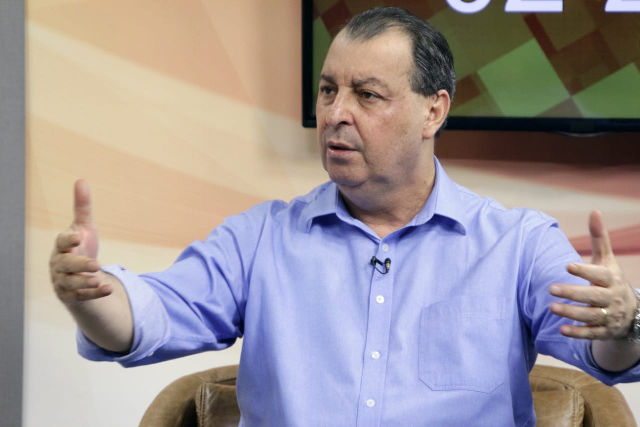 No momento, você está visualizando “Não dá pra ser candidato com uma arma na cintura”, diz Omar, ao propor quarentena para policial que quiser disputar eleição