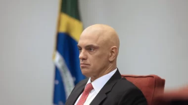 Moraes proíbe Justiça do DF de liberar visitas a presos por atos