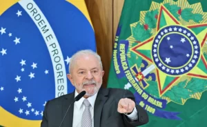 Leia mais sobre o artigo Lula: ‘Bozo’ foi se esconder nos EUA com medo de passar a posse