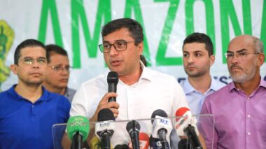 Wilson Lima libera pagamento de indenização para mais 98 famílias das comunidades da Sharp e Manaus 2000