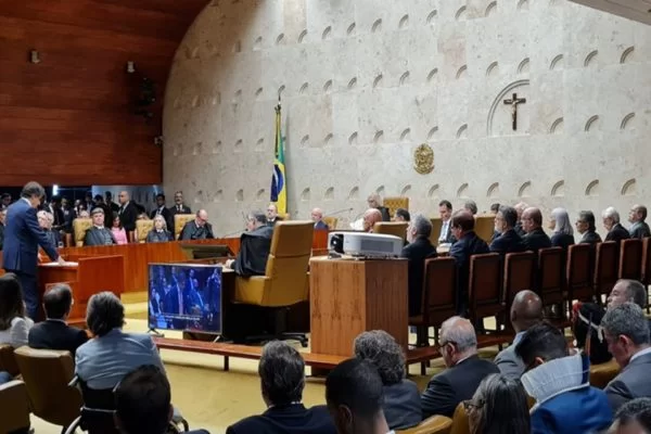 Você está visualizando atualmente Golpistas “serão punidos com o rigor da lei”, diz Rosa Weber.