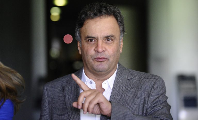 Você está visualizando atualmente Aécio Neves ironiza ida de Dilma para a China: “Chega a ser cruel”