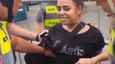 Mulher debocha da PM ao ser presa com 13 celulares na roupa