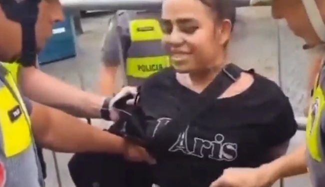 Você está visualizando atualmente Mulher debocha da PM ao ser presa com 13 celulares na roupa