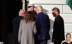 Leia mais sobre o artigo Joe Biden e Janja entram na Casa Branca de mãos dadas