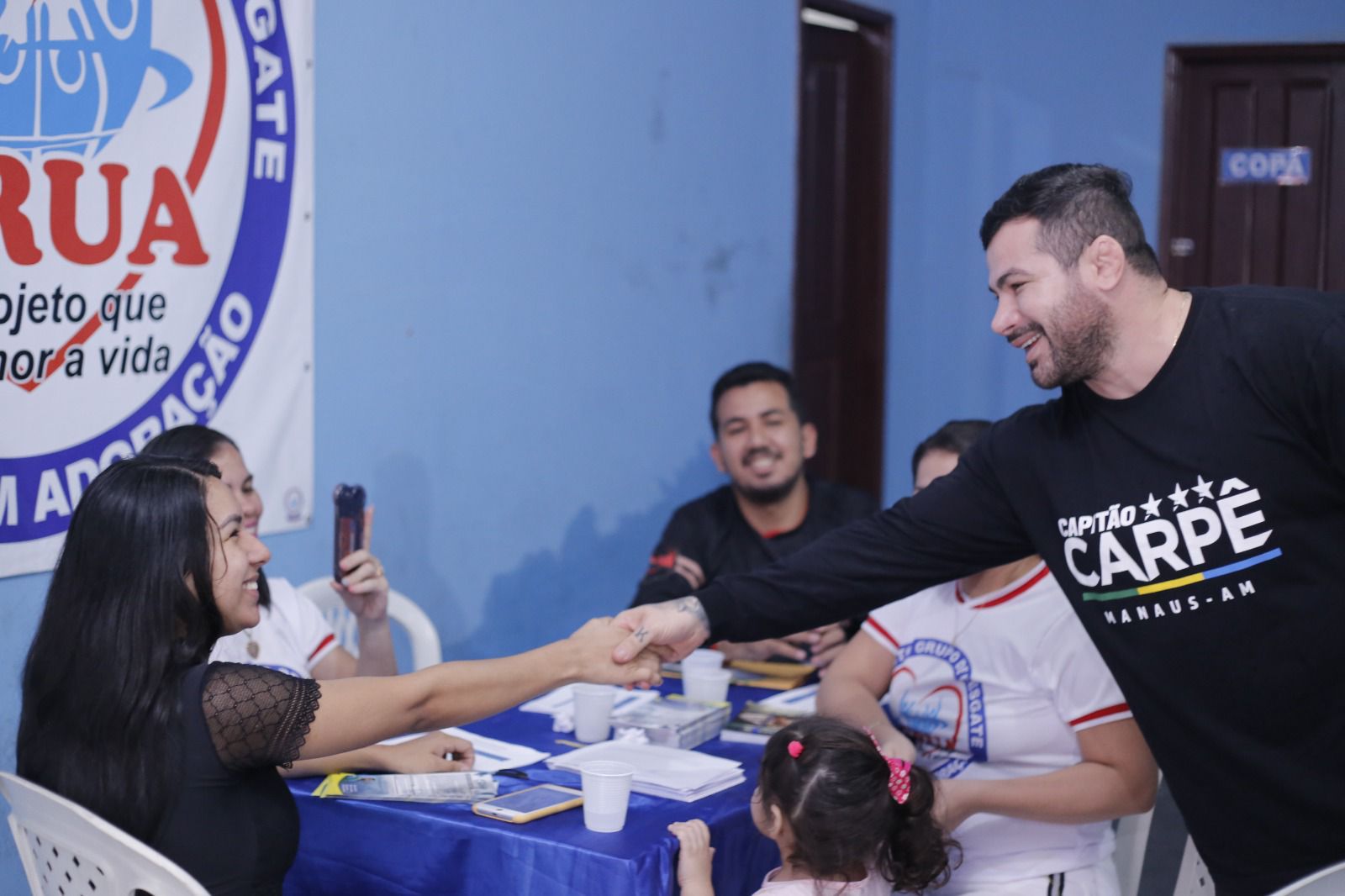 Você está visualizando atualmente Em parceria com Instituto Igrua, ação social de Capitão Carpê promove quase 150 atendimentos no bairro da Compensa