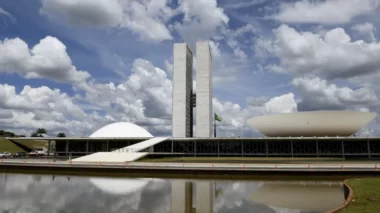 Congresso estica folga do carnaval até março