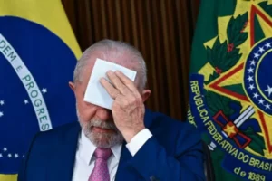 Leia mais sobre o artigo Lula aumentará salário mínimo em R$ 18 e decepciona eleitores