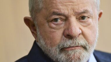 Lula muda discurso e já fala em disputar reeleição em 2026