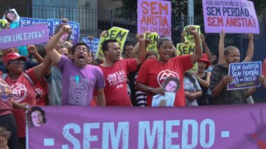 MTST faz atos nos escritórios de Zambelli e Eduardo Bolsonaro