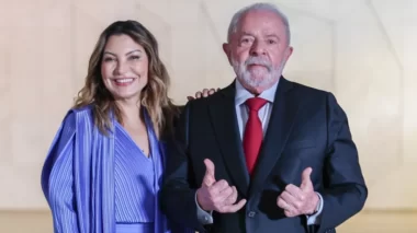 Lula solicita cachaça premium para almoço com militares