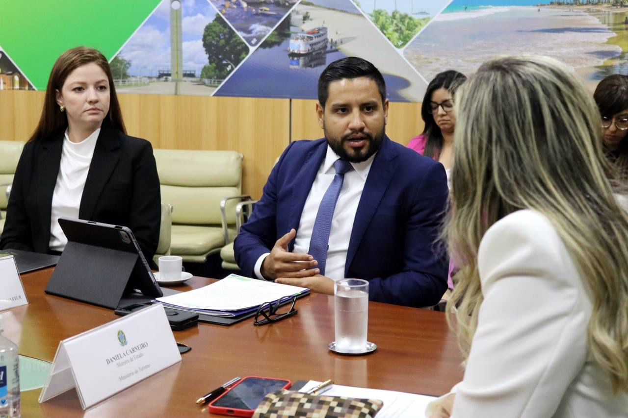 No momento, você está visualizando Amazonas articula investimentos para Festival de Parintins, em Brasília