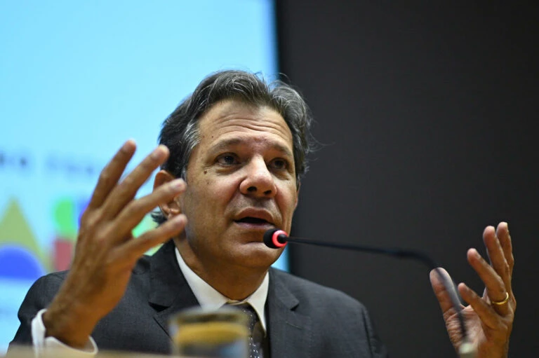 Leia mais sobre o artigo “Gleisi tem opiniões fortes, mas quem arbitra é Lula”, diz Haddad