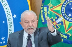 Leia mais sobre o artigo Lula já abriga aliados em estatais com ganhos de até R$ 40 mil