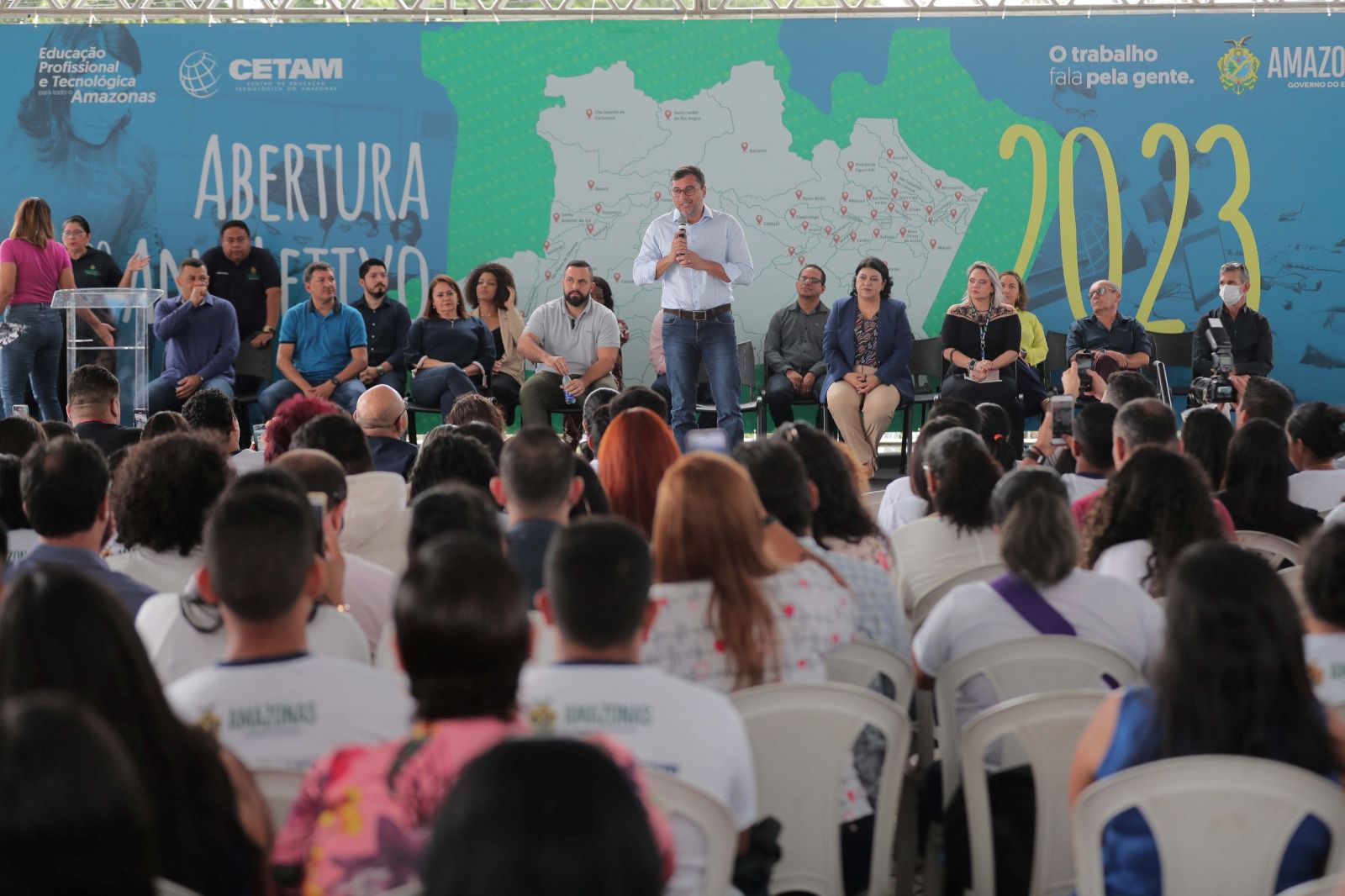 No momento, você está visualizando Com mais de 8 mil alunos matriculados, governador Wilson Lima dá início ao ano letivo do Cetam na capital