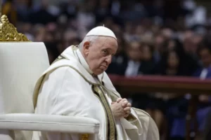 Leia mais sobre o artigo Papa Francisco é internado em hospital de Roma, diz Vaticano