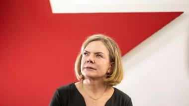 Gleisi diz que Haddad “está correto no papel” de mediar com mercado