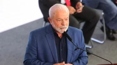 Parlamento português decide vetar discurso de Lula em sessão