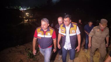 Governador Wilson Lima acompanha trabalho de resgate após deslizamento no Jorge Teixeira