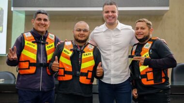 Detran Amazonas promove a entrega de kits de segurança do projeto ‘Motociclista Legal’