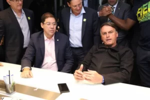 Leia mais sobre o artigo Governo Lula diz que Bolsonaro não tem direito a carro blindado