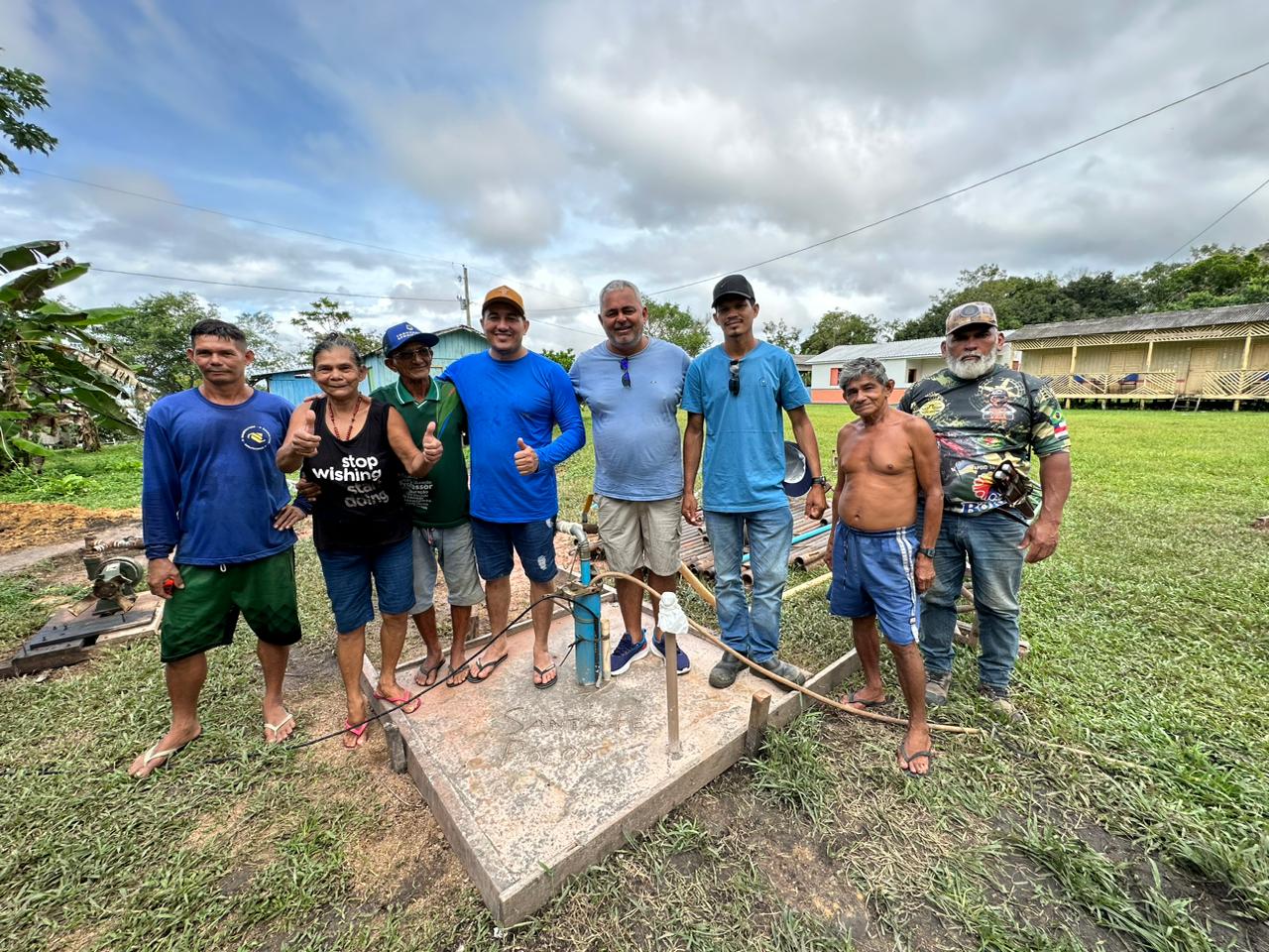 No momento, você está visualizando Prefeito Simão Peixoto visita comunidade Vila Gomes e Lago Piauí