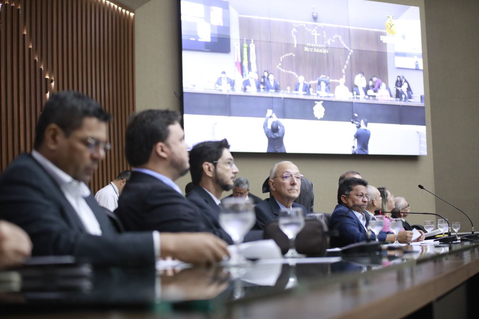 Você está visualizando atualmente Governo do Estado participa de audiência pública sobre retomada do projeto Manta-Manaus