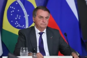 Leia mais sobre o artigo Moraes Manda PF Ouvir Bolsonaro Em Até 10 Dias Sobre O8 de Janeiro