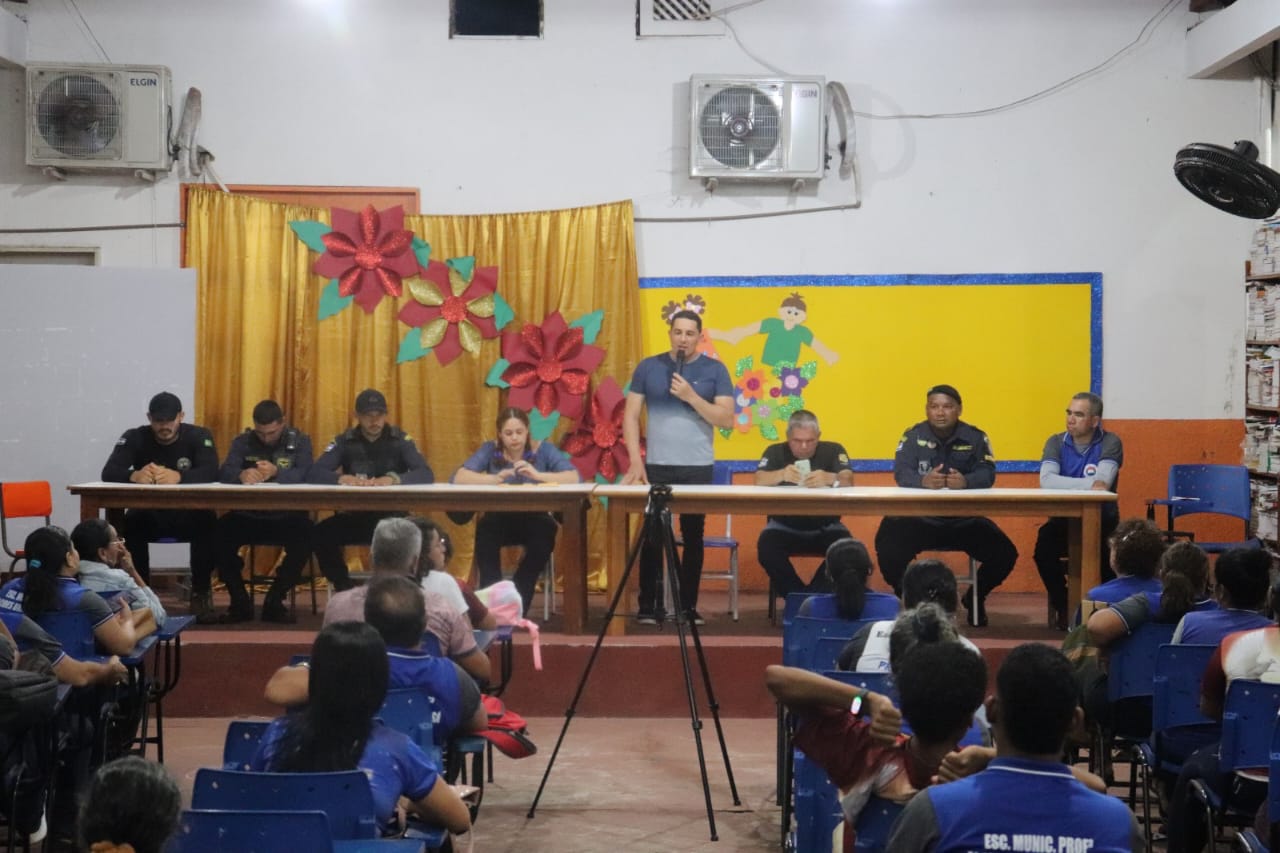 Você está visualizando atualmente Prefeito Simão Peixoto lança projeto “Guarda na Escola” e “Ronda Escolar” em Borba